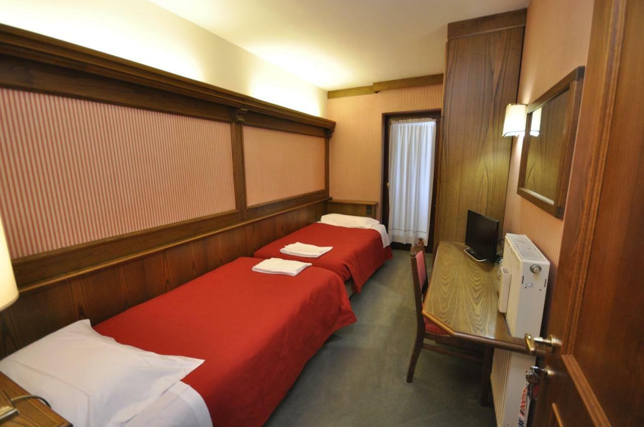 Hotel La Lepre Bianca Gallio Exterior photo
